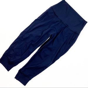 Lululemon Cropped Jogger Pant Size 6